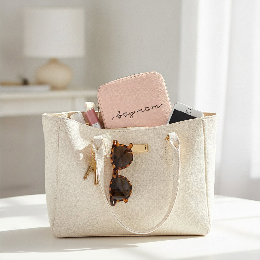 Compact 'boymom' Travel Jewelry Case — Portable Organizer for Rings, Earrings & Necklaces