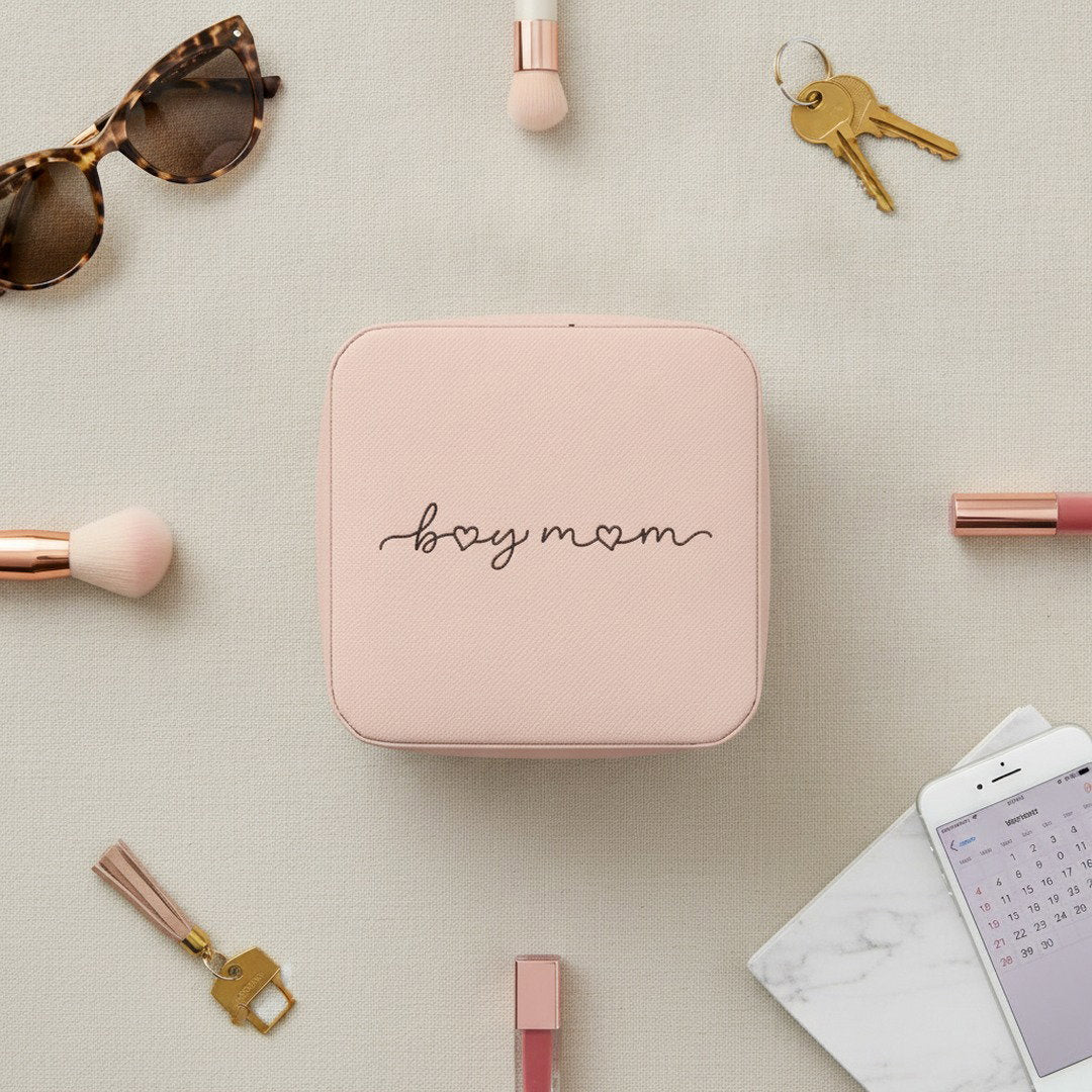 Compact 'boymom' Travel Jewelry Case — Portable Organizer for Rings, Earrings & Necklaces