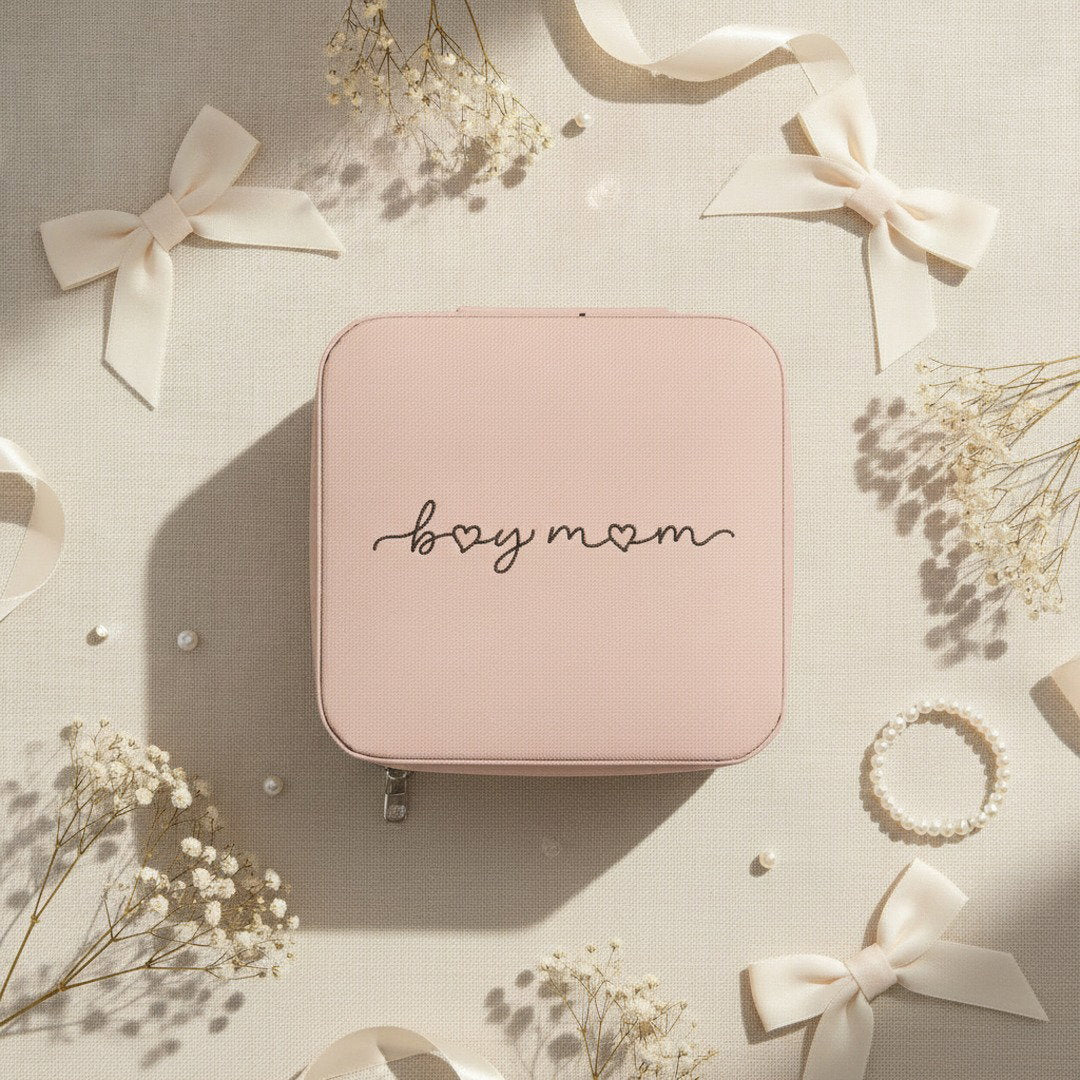Compact 'boymom' Travel Jewelry Case — Portable Organizer for Rings, Earrings & Necklaces